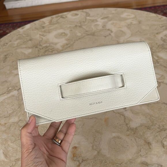 Matt & Nat Abiko Fold Over Vegan Leather Clutch Ivory White - Picture 1 of 12